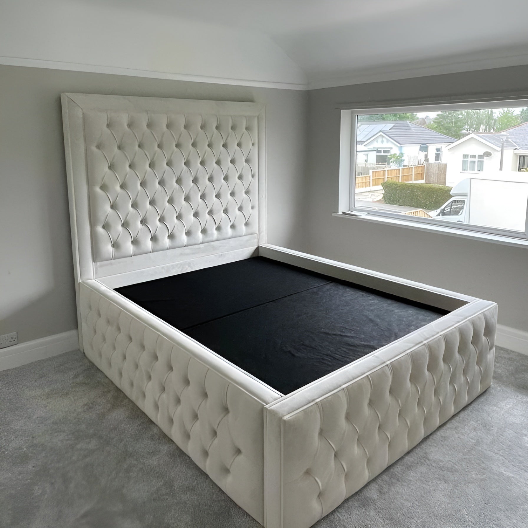 Royale Kingston Bed