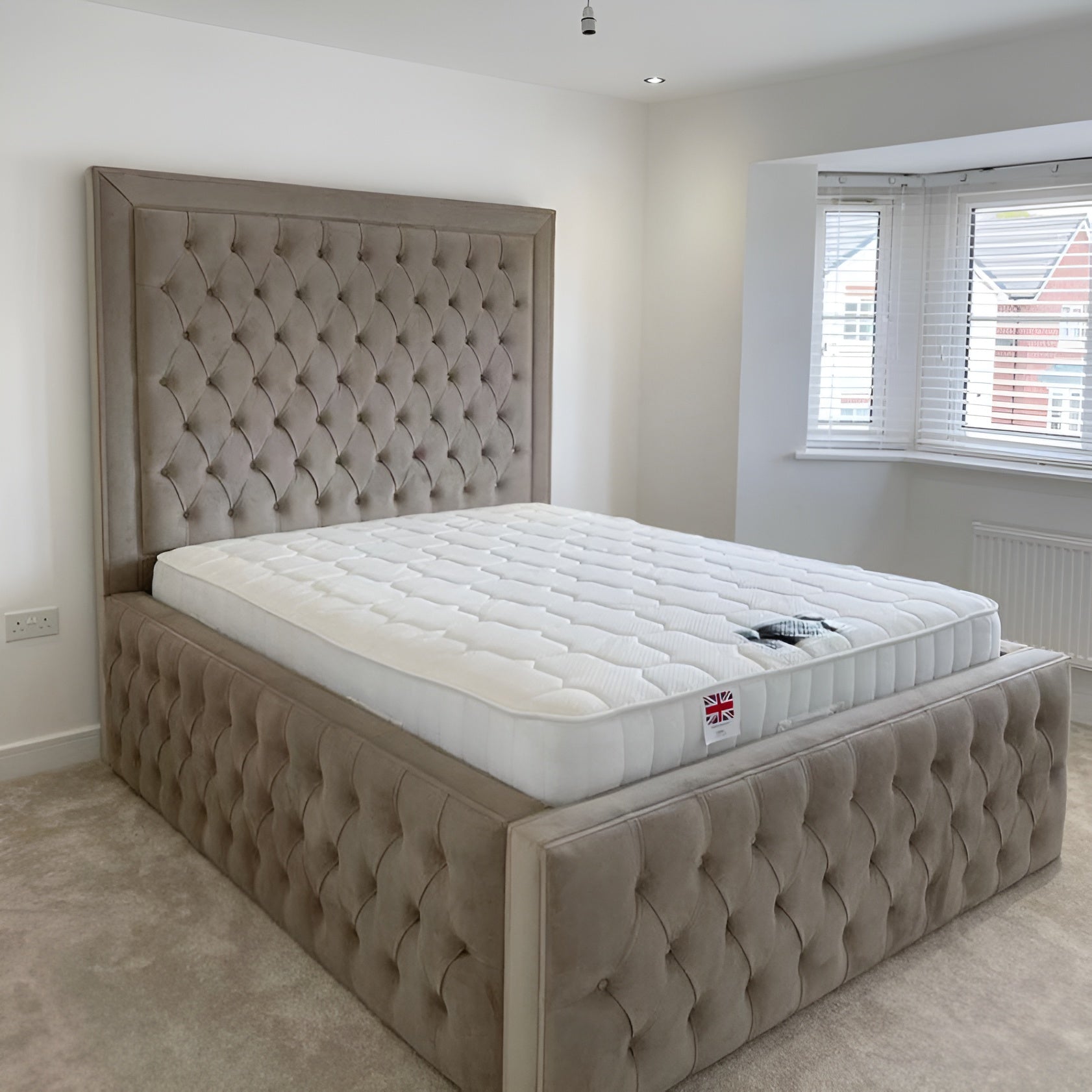 Royale Kingston Bed