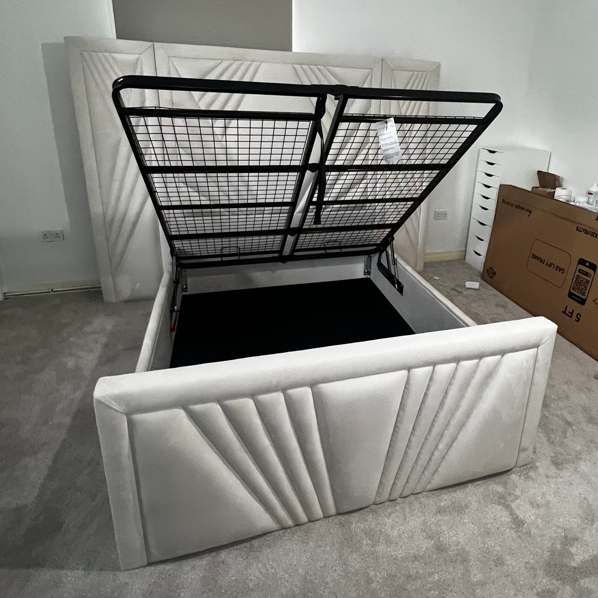Winged Skye Bed